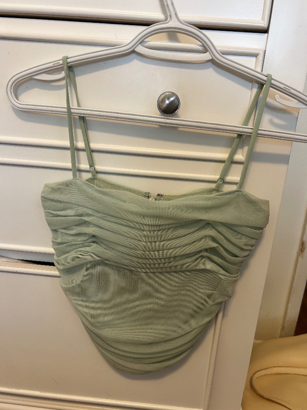 Aritzia babaton ruched crop top
